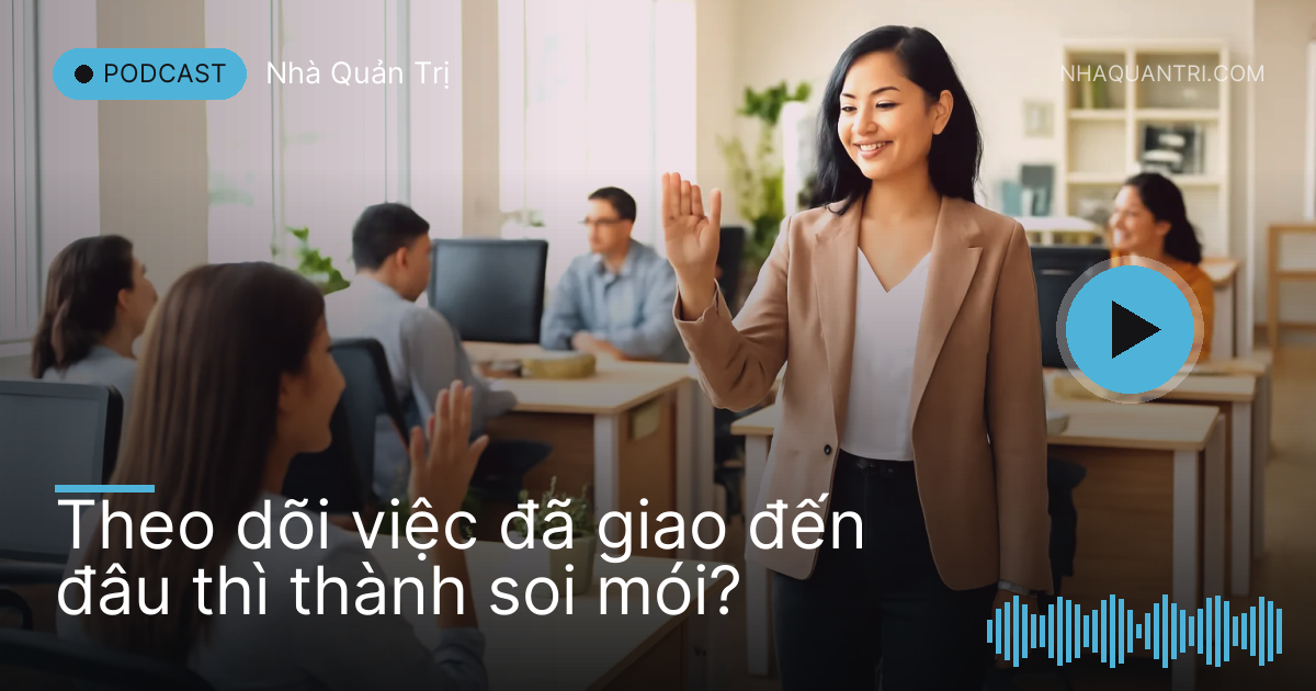 Chị quản lý đi ngang dãy bàn văn phòng, gật đầu chào nhân viên mà không dừng lại