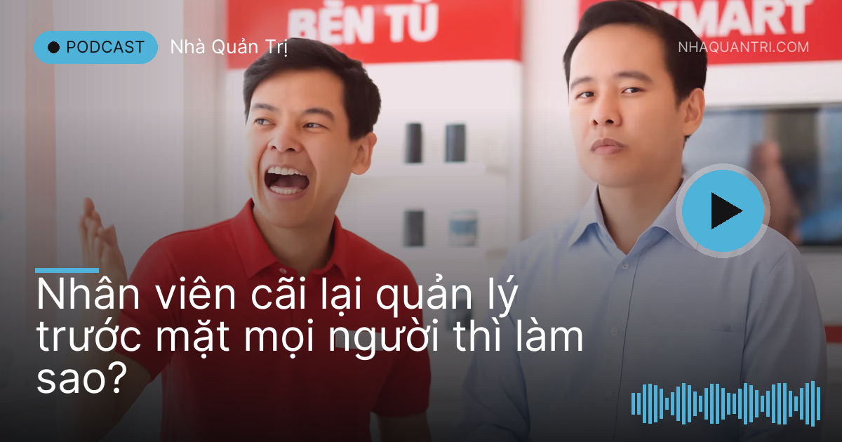 Nhân viên trẻ nói lớn trong cửa hàng điện máy sáng đèn, anh quản lý đứng bình tĩnh